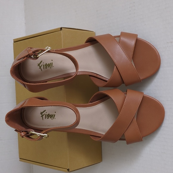 Fioni Sandals Wedge 8.5 Ankle Strap Caramel Camel EUC - Picture 2 of 9